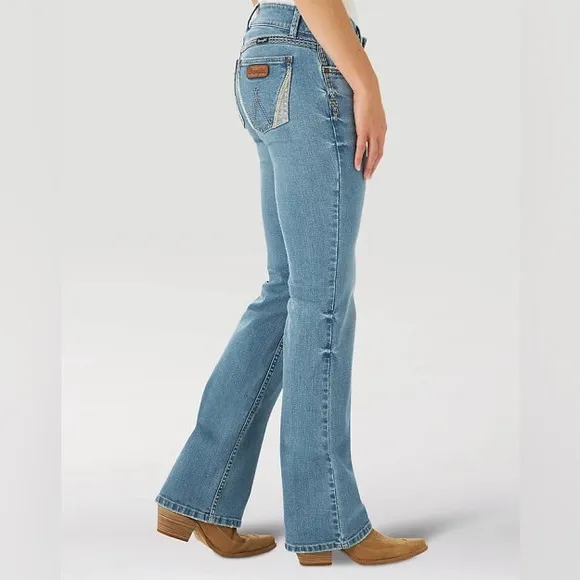 NWT WRANGLER Retro Sadie Low-rise Size 17x34