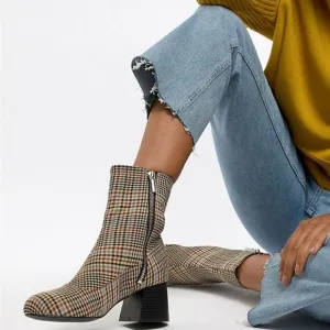 NWT Monki Houndstooth Boots