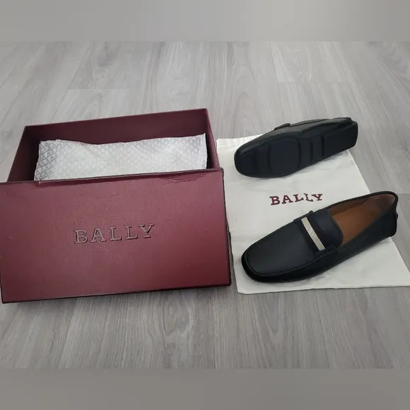 NWT/NIB Bally Men's Black Loafers Men's size 9.