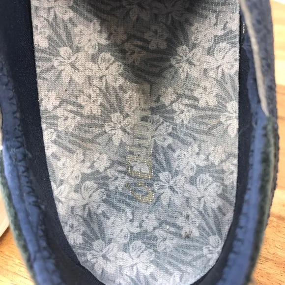 OluKai Alapa Li Sneakers Mens 8 Slip On Navy Blue Comfort Shoes