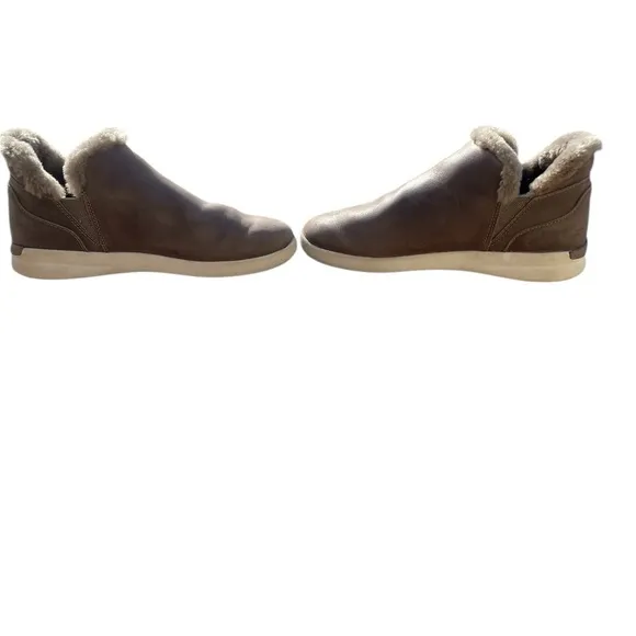 OluKai Malua Hulu Warm Taupe Off White Winter Shearling Lined Slip On Boots 7.5