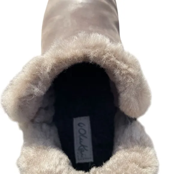 OluKai Malua Hulu Warm Taupe Off White Winter Shearling Lined Slip On Boots 7.5