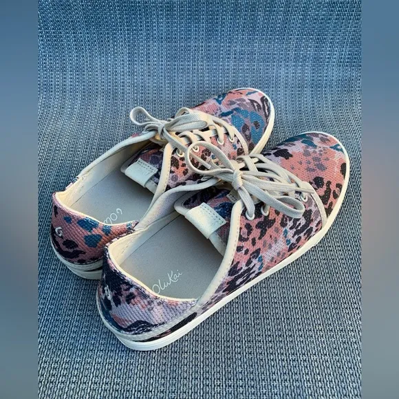 OluKai Pehuea Li Cloudy Women Sz 9.5 Casual Sneakers Mesh Convertible Shoes