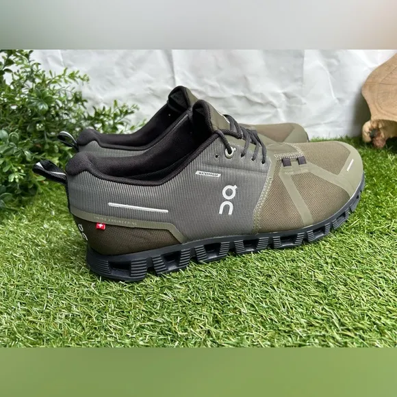 On Cloud 5 Waterproof Shoes in Olive | Black - Men size 11 new