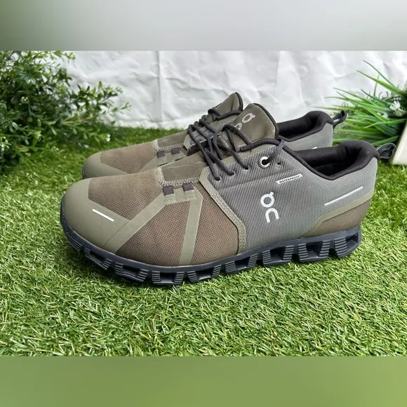On Cloud 5 Waterproof Shoes in Olive | Black - Men size 11 new