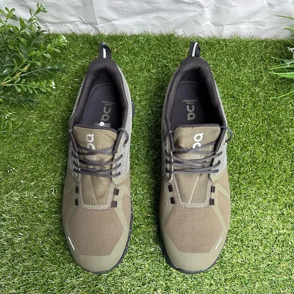 On Cloud 5 Waterproof Shoes in Olive | Black - Men size 11 new