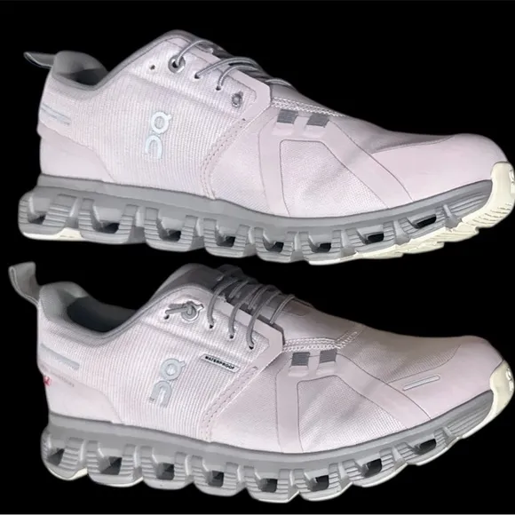 On Cloud 6 Women’s Running Shoes - Size 9 - Mauve Waterproof - LIKE NEW