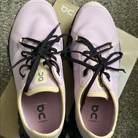 On Cloud Running Women's Pink Athletic Shoes