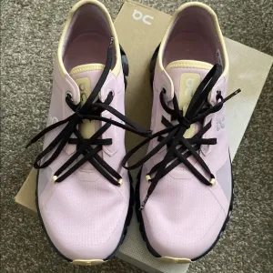 On Cloud Running Women's Pink Athletic Shoes