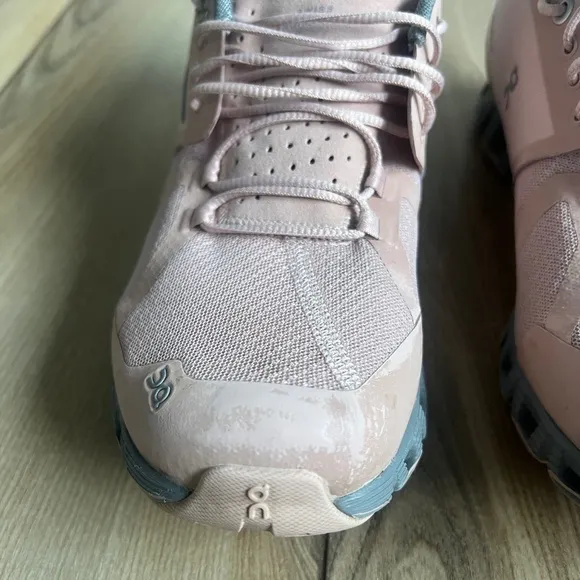 ON Cloud Waterproof Low-Top Running Sneakers