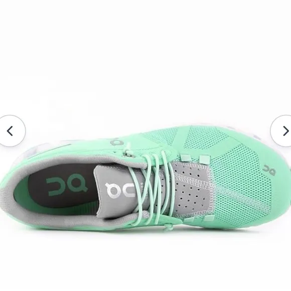 On Clouds of Comfort: Gently Loved Women's Size 8 Seafoam Green Shoes