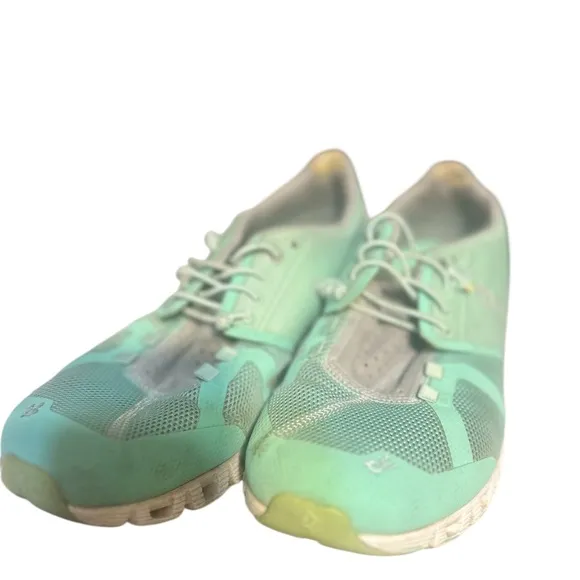 On Clouds of Comfort: Gently Loved Women's Size 8 Seafoam Green Shoes
