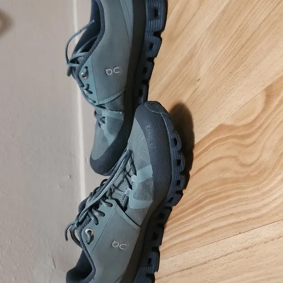 On Running Cloud Dipped Waterproof Shoes, Sz 6