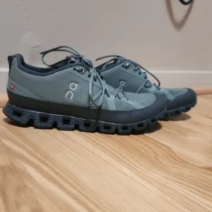 On Running Cloud Dipped Waterproof Shoes, Sz 6