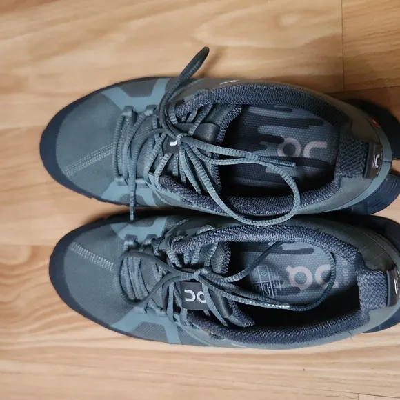 On Running Cloud Dipped Waterproof Shoes, Sz 6