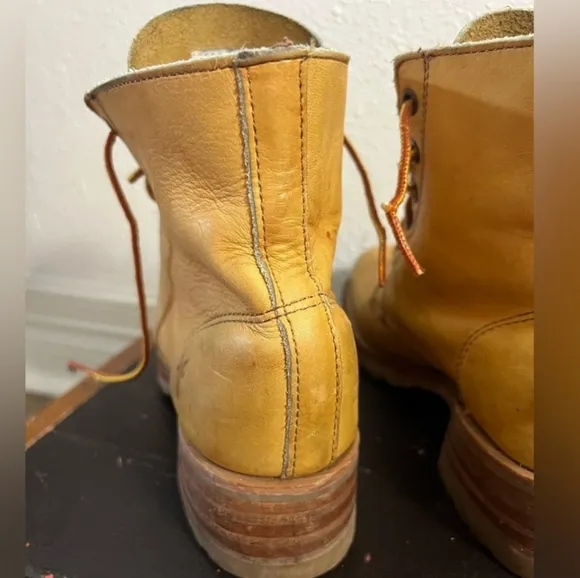 PRE-OWNED VINTAGE Frye SABRINA Banana Yellow Squared Toe  Ankle Boots