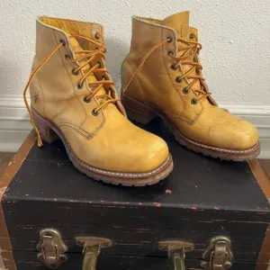 PRE-OWNED VINTAGE Frye SABRINA Banana Yellow Squared Toe  Ankle Boots