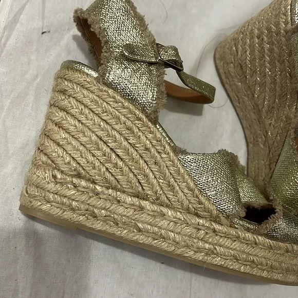 Pretty golden Castaner wedges. Buckled, cloth, wedge heels, perfect!