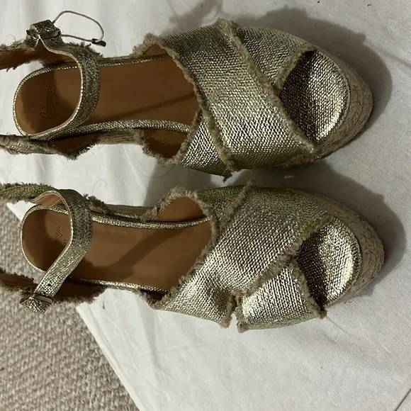 Pretty golden Castaner wedges. Buckled, cloth, wedge heels, perfect!