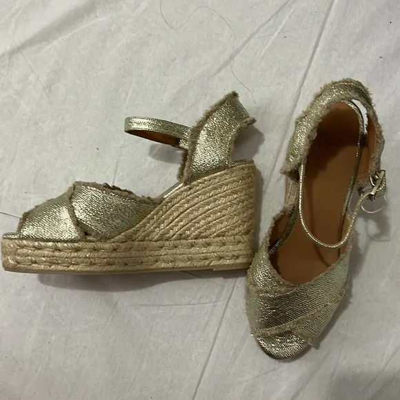 Pretty golden Castaner wedges. Buckled, cloth, wedge heels, perfect!