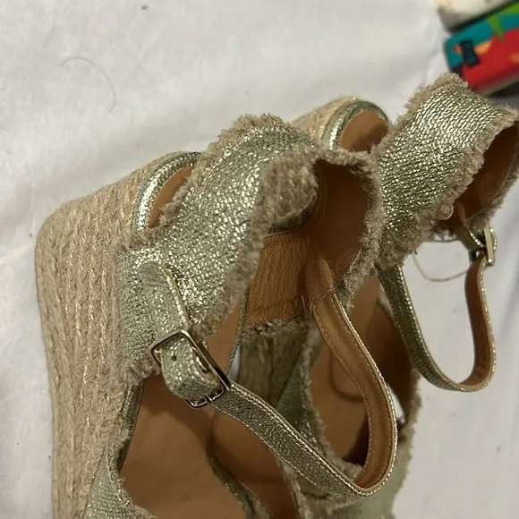 Pretty golden Castaner wedges. Buckled, cloth, wedge heels, perfect!