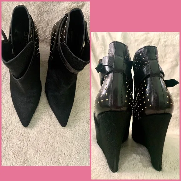 👑✅PRICE FIRM✅NO OFFERS SUPER SALE!! 👑AUTHENTIC Burberry Wedge Fur Ankle Boots.