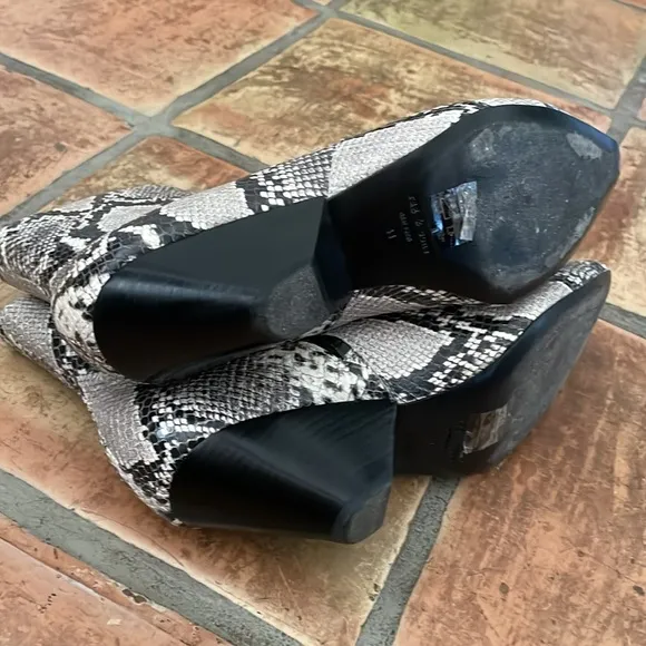Rag &amp; Bone Spire Snake Leather Side-Zip Ankle Booties Size 41 (US Size 11)