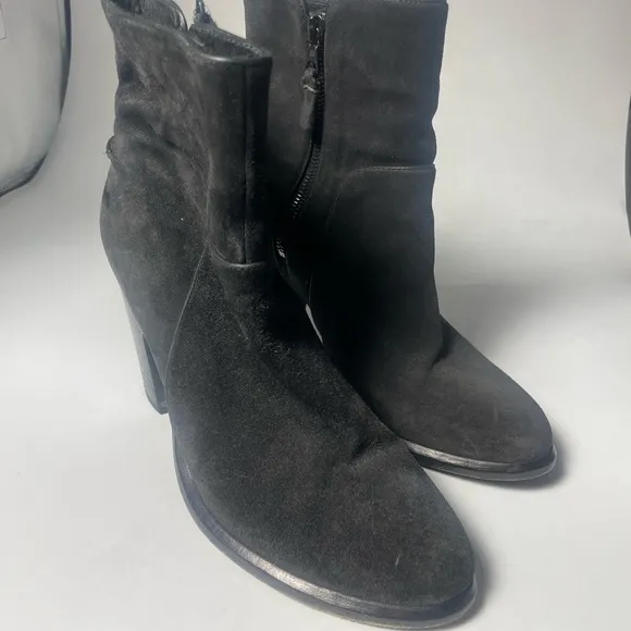 Rag and Bone Grayson Black Suede Ankle Boots size 9