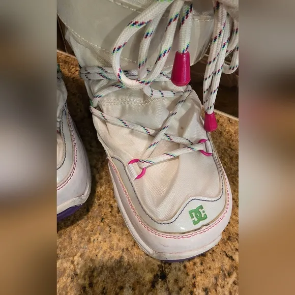 RARE! DC SHOES CHALET BOOT WOMEN'S WHITE/PINK WINTER BOOTS