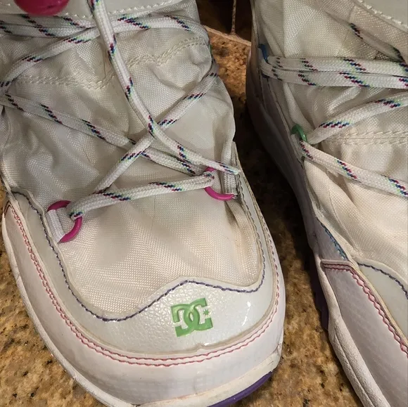 RARE! DC SHOES CHALET BOOT WOMEN'S WHITE/PINK WINTER BOOTS