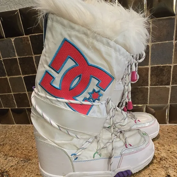 RARE! DC SHOES CHALET BOOT WOMEN'S WHITE/PINK WINTER BOOTS