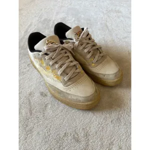 Reebok Looney Tunes Club C Revenge Sneakers Casual Shoes, Size 11