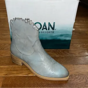 ROAN by Bed Stu Diabolical Ankle Boots Leather Alkaline Gray Women’s Size 7