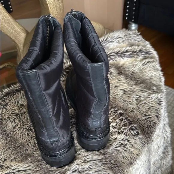 Rugged Black Winter Boots with Thick Sole