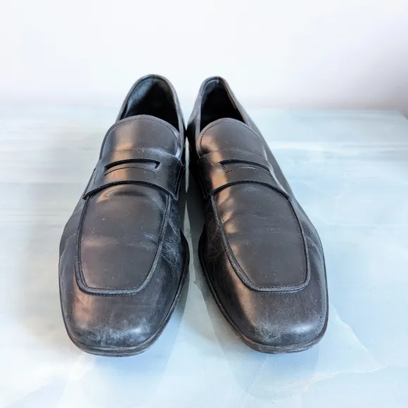 Salvatore Ferragamo black leather shoes, loafers