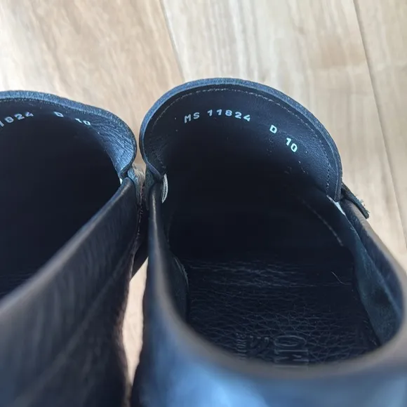 Salvatore Ferragamo Black Loafers Slip-On Elegance