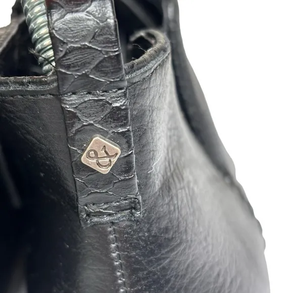 Sam &amp; Libby Black Vegan Leather Ankle Boots w/ Side Zip Size 7.5 Great Condition