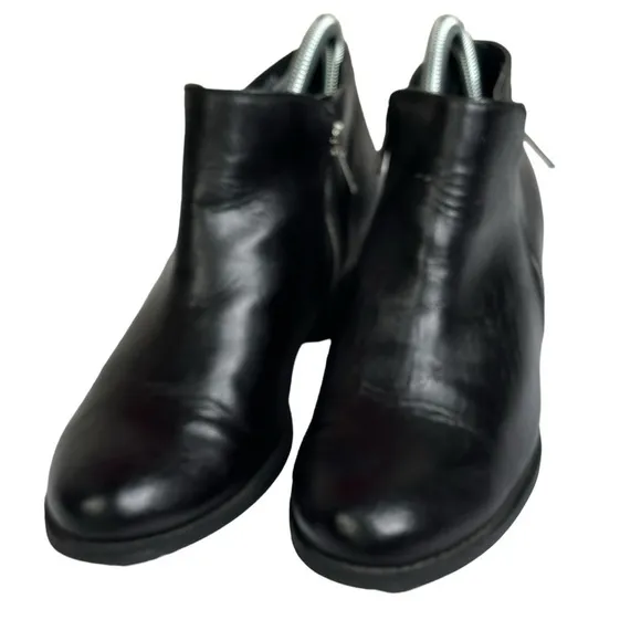 Sam &amp; Libby Black Vegan Leather Ankle Boots w/ Side Zip Size 7.5 Great Condition