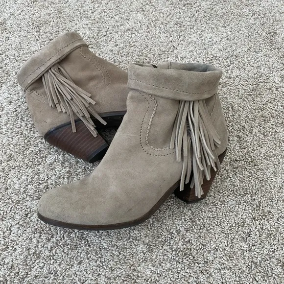 Sam Edelman Louise fringe nude women’s suede booties boots heels size 8