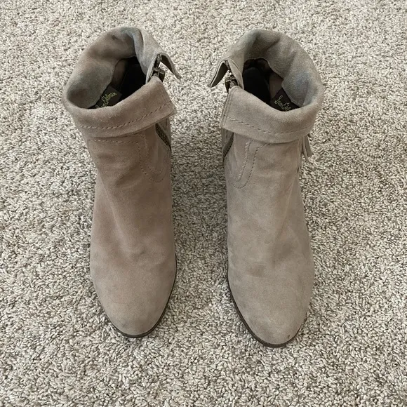 Sam Edelman Louise fringe nude women’s suede booties boots heels size 8