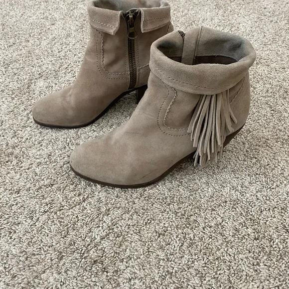 Sam Edelman Louise fringe nude women’s suede booties boots heels size 8