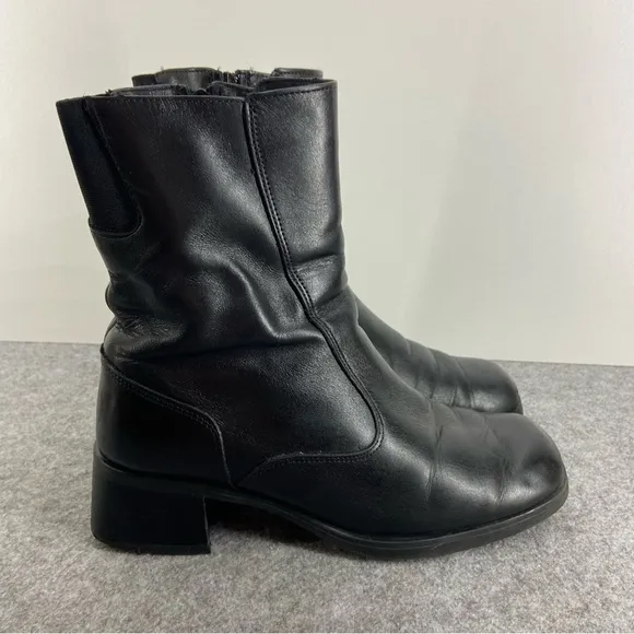 Santana Canada Black Buttery Soft Leather Ankle Boots Women’s Size 6