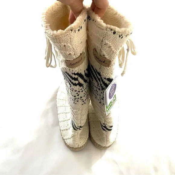 Sanuk Snuggle Up LX Boots