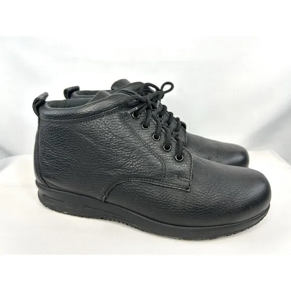 SAS Alpine Ankle Boots Women's Size 9.5 M Black Leather Non Slip Shoes Bootie