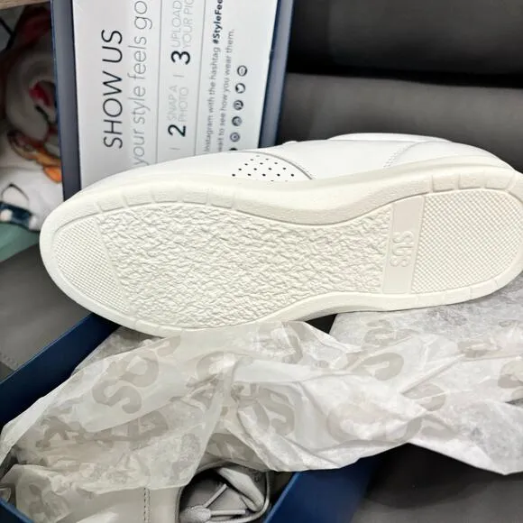 SAS - Women's - Freetime White Comfort Walking Shoes - Size 7W - New in Box