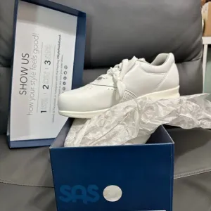 SAS - Women's - Freetime White Comfort Walking Shoes - Size 7W - New in Box