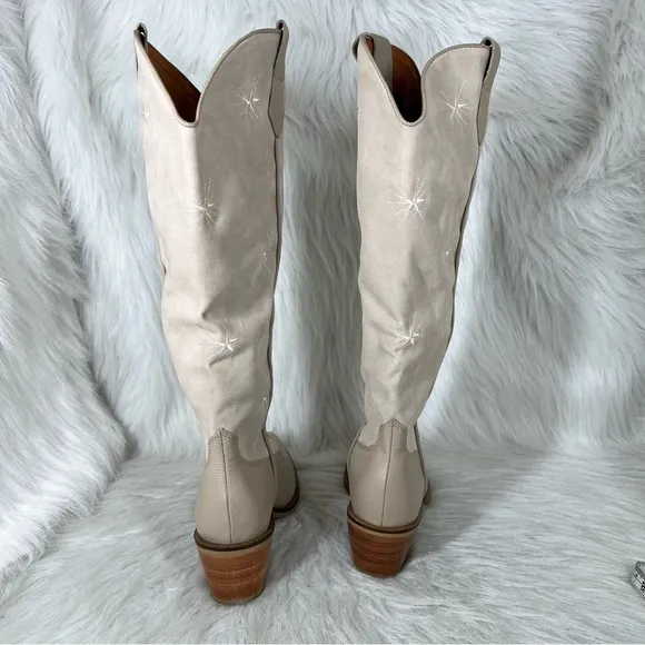 Silvia Cobos Women's Galaxy Stars Embroider Taupe Boots Western Size 8.5