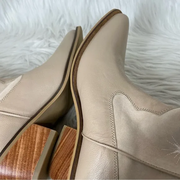 Silvia Cobos Women's Galaxy Stars Embroider Taupe Boots Western Size 8.5