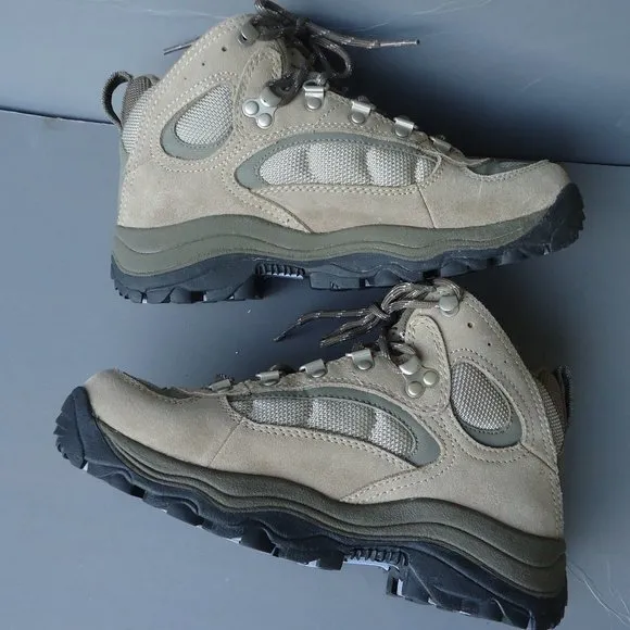 SIZE 7. Columbia suede leather ladies casual hiking boots
