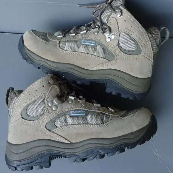 SIZE 7. Columbia suede leather ladies casual hiking boots